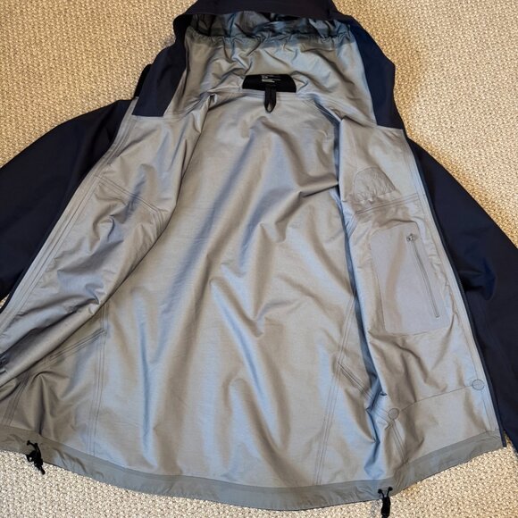 Arcteryx Men's size M Beta Jacket - Picture 5 of 10